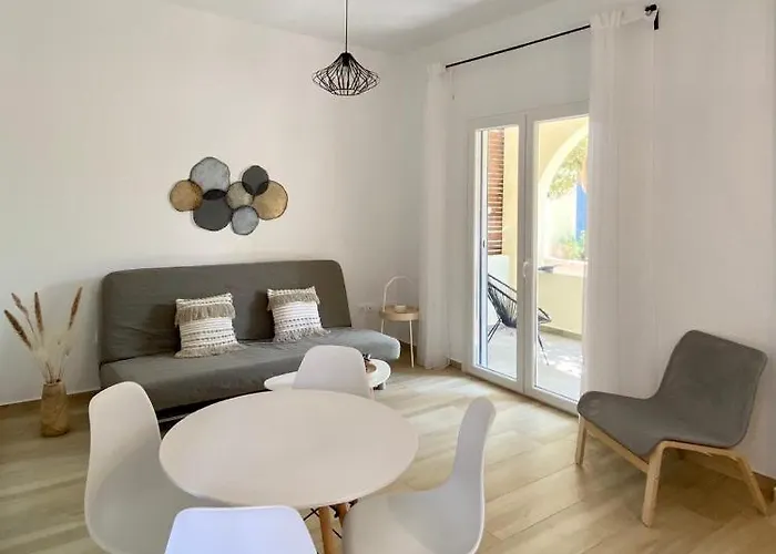 Batsi Seaside Apartment